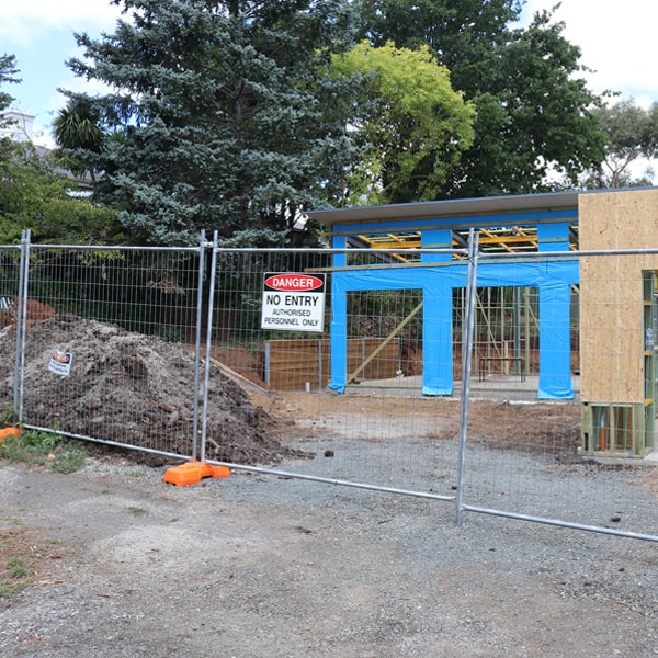 do you deliver and install temporary fencing and what's the cost for this in East Port Orchard WA